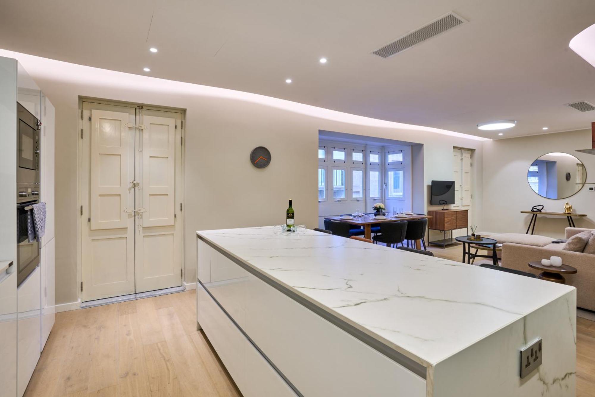 Modern Two Bedroom In Apartamento